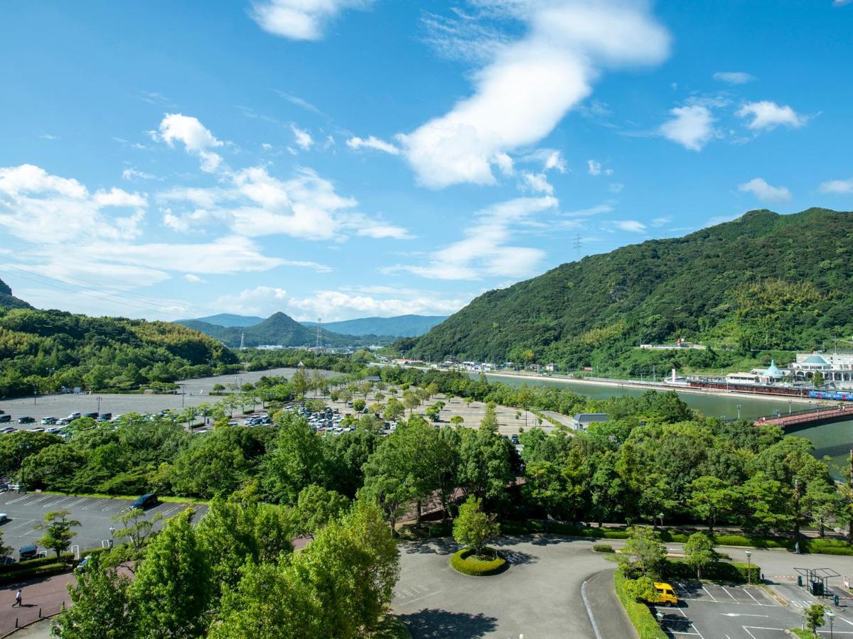Hotel Okura Jr Huis Ten Bosch Sasebo Esterno foto View of the town