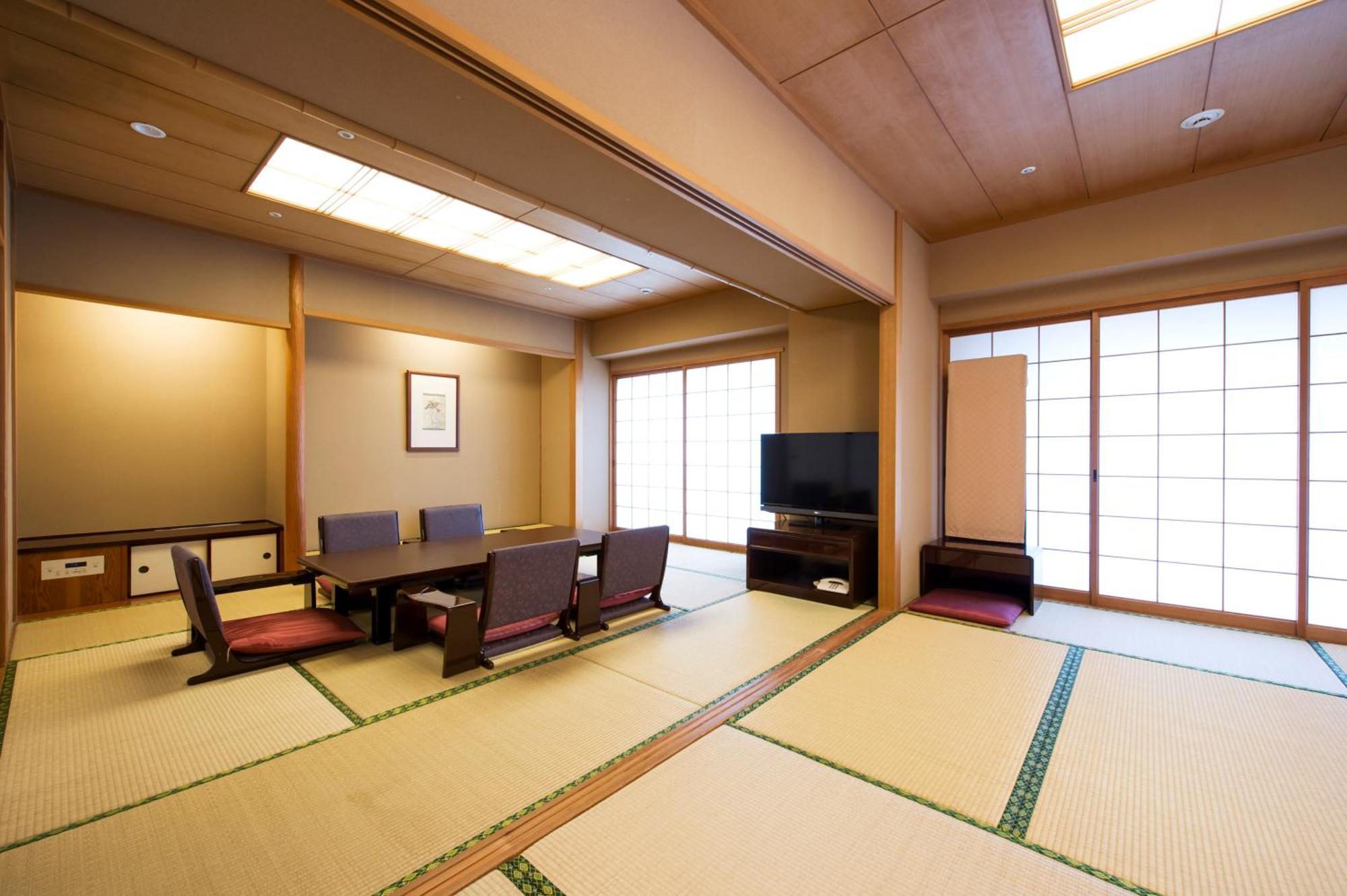 Hotel Okura Jr Huis Ten Bosch Sasebo Esterno foto A tatami room at a hotel in Japan