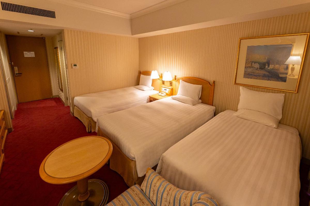 Hotel Okura Jr Huis Ten Bosch Sasebo Esterno foto A room at the hotel