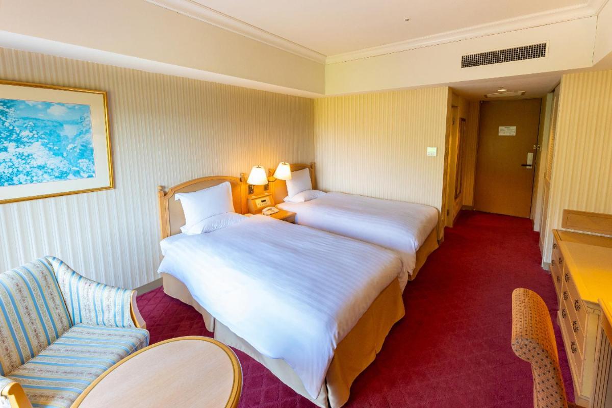 Hotel Okura Jr Huis Ten Bosch Sasebo Esterno foto A room at the hotel